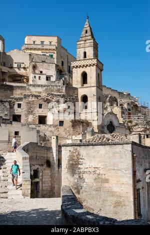 Kirchturm der Kirche des Heiligen Petrus Barisano (Chiesa di San Pietro Barisano) Sassi von Matera, Basilikata, Süditalien Stockfoto