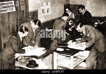 1937 Foto - Personal die Vorbereitungen für die Krönung von George VI und Elizabeth. Krönung Unterkunft Ausschuss Aktivität in der Filiale im Charing Cross Hotel, London Stockfoto