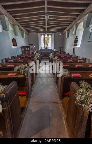 Die krassen Innenraum von St. Michael de Rupe Kirche auf Brentor Stockfoto
