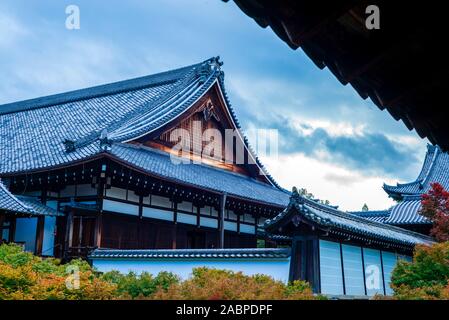 Tofuku-ji in Kyoto/Japan: Blick in die Haupthalle Stockfoto