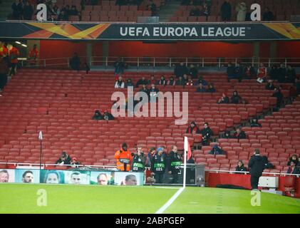 London, Großbritannien. 28 Nov, 2019. LONDON, Großbritannien, 28. November leeren Boden während Europa League Gruppe F zwischen Arsenal und Eintracht Frankfurt im Emirates Stadium, London, England am 28. November 2019. Credit: Aktion Foto Sport/Alamy leben Nachrichten Stockfoto