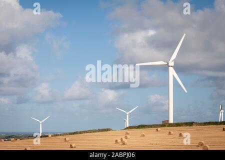 Windparks in Feldern in England Stockfoto