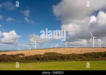 Windparks in Feldern in England Stockfoto