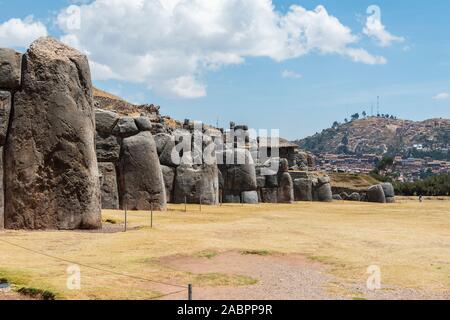 Inca Steinmauer. Saqsaywaman inca archäologische Stätte. Cuzco. Peru