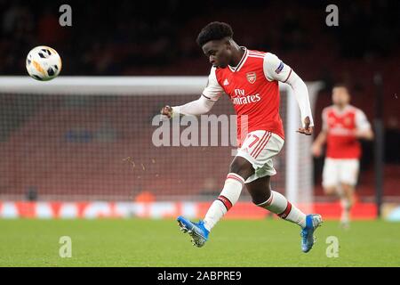 London, Großbritannien. 28 Nov, 2019. Bukayo Saka von Arsenal in Aktion. UEFA Europa League Gruppe F übereinstimmen, Arsenal v Eintracht Frankfurt im Emirates Stadium in London am Donnerstag, den 28. November 2019. Dieses Bild dürfen nur für redaktionelle Zwecke verwendet werden. Nur die redaktionelle Nutzung, eine Lizenz für die gewerbliche Nutzung erforderlich. Keine Verwendung in Wetten, Spiele oder einer einzelnen Verein/Liga/player Publikationen. pic von Steffan Bowen/Andrew Orchard sport Fotografie/Alamy Live news Credit: Andrew Orchard sport Fotografie/Alamy leben Nachrichten Stockfoto