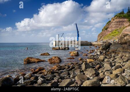 Pier auf der Cascade Bay wo monatliche Lieferungen für 1700 oder so Inselbewohner gelandet sind. Norfolk Island, Australien Stockfoto