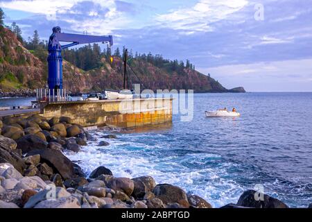 Pier auf der Cascade Bay wo monatliche Lieferungen für 1700 oder so Inselbewohner gelandet sind. Norfolk Island, Australien Stockfoto