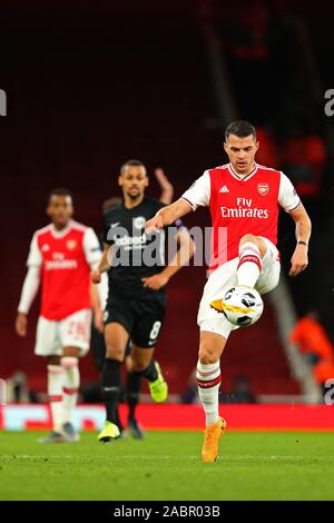 London, Großbritannien. 28. Nov 2019. Mittelfeldspieler des FC Arsenal Granit Xhaka während der UEFA Europa League Spiel zwischen Arsenal und Eintracht Frankfurt, das Emirates Stadium, London England. Am 28. November 2019 Credit: Cal Sport Media/Alamy leben Nachrichten Stockfoto