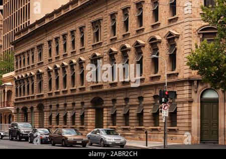 Autos gestoppt an einem roten Licht Adelaide Stockfoto