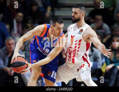 Belgrad. 28 Nov, 2019. Von Valencia Fernando San Emeterio (L) Mias mit Crvena Zvezda Branko Lazic während der regulären Saison Runde 11 Euroleague Basketball Spiel in Belgrad, Serbien am 28.11.2019. Credit: Predrag Milosavljevic/Xinhua/Alamy leben Nachrichten Stockfoto