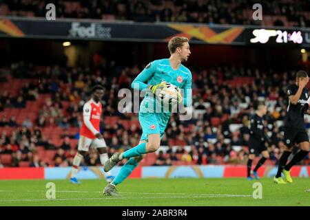 London, Großbritannien. 28. November 2019. Kevin Trapp von Eintracht Frankfurt im UEFA Europa League Spiel zwischen Arsenal und Eintracht Frankfurt im Emirates Stadium, London am Donnerstag, den 28. November 2019. (Credit: Leila Coker | MI Nachrichten) das Fotografieren dürfen nur für Zeitung und/oder Zeitschrift redaktionelle Zwecke verwendet werden, eine Lizenz für die gewerbliche Nutzung Kreditkarte erforderlich: MI Nachrichten & Sport/Alamy leben Nachrichten Stockfoto