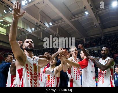 Belgrad, Serbien. 28 Nov, 2019. Die Spieler von Crvena Zvezda mts Belgrad feiern den Sieg. Credit: Nikola Krstic/Alamy leben Nachrichten Stockfoto