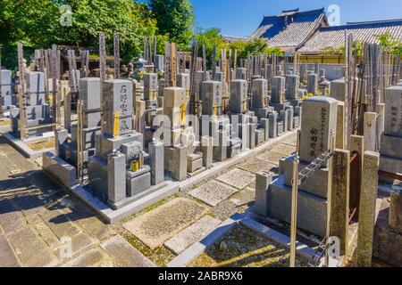 Kyoto, Japan - Oktober 9, 2019: Blick auf den Friedhof der Taizo-in Tempel in Kyoto, Japan Stockfoto