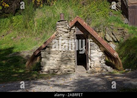 Eine alte historische chinesische Arbeiter Hütte vom Goldrausch Tage in Arrowtown Neuseeland Stockfoto