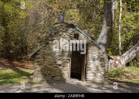 Eine alte historische chinesische Arbeiter Hütte vom Goldrausch Tage in Arrowtown Neuseeland Stockfoto