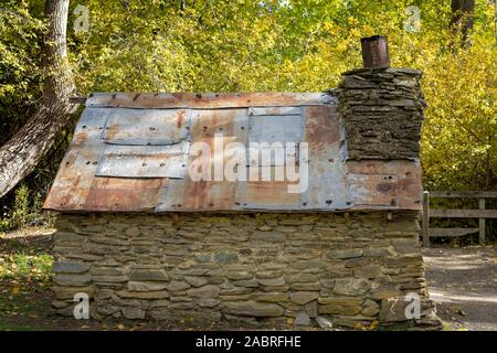 Eine alte historische chinesische Arbeiter Hütte vom Goldrausch Tage in Arrowtown Neuseeland Stockfoto