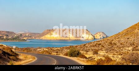 Aguilas, Blick auf die geschützten Marine Park der vier Buchten, von der Straße auf das Mittelmeer verbindet die Murcia, Andalusien, ein zu Stockfoto