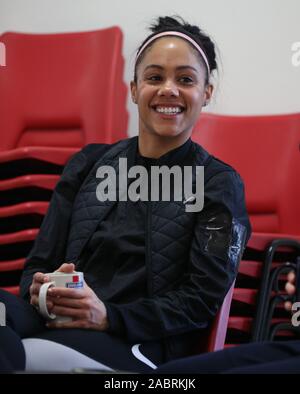 Alex Scott im Gespräch mit Medien während der Proben für die strikte Come Dancing in London. Stockfoto