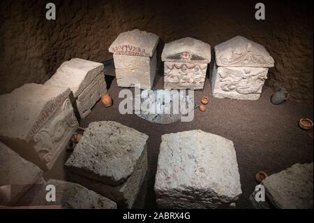 Perugia. Italien. Wiederaufbau der Etruskischen Cai Cutu Grab, Museo Archeologico Nazionale dell'Umbria (MANU - Nationale Archäologische Museum von Umbria Stockfoto