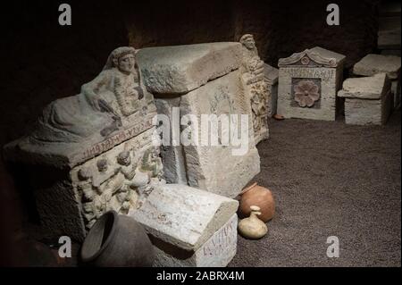 Perugia. Italien. Wiederaufbau der Etruskischen Cai Cutu Grab, Museo Archeologico Nazionale dell'Umbria (MANU - Nationale Archäologische Museum von Umbria Stockfoto