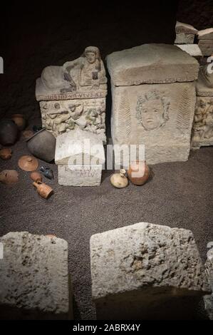 Perugia. Italien. Wiederaufbau der Etruskischen Cai Cutu Grab, Museo Archeologico Nazionale dell'Umbria (MANU - Nationale Archäologische Museum von Umbria Stockfoto