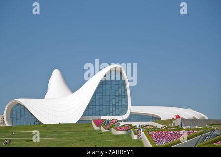 Heydar Aliyev, berühmten architektonischen Wahrzeichen in Baku von Zaha Hadid. Mai 2019. Modernes Kulturzentrum, ein neues Symbol wurde Stockfoto