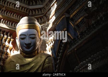 Viel Buddha Statuen in der Moehnyin Thanboddhay Pagode in der Nähe von Monywa. Stockfoto