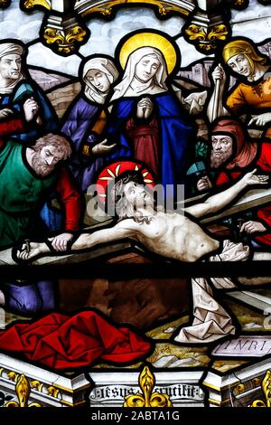 St. Peter Kirche. Passion Christi. Die Kreuzigung. Glasfenster. Dreux. Frankreich. Stockfoto