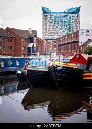 Gas Street Canal Basin und den Würfel in Birmingham, Großbritannien Stockfoto