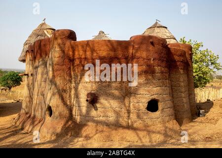 Batammariba Gebäude in einem koutammakou Dorf im Norden von Togo. Stockfoto