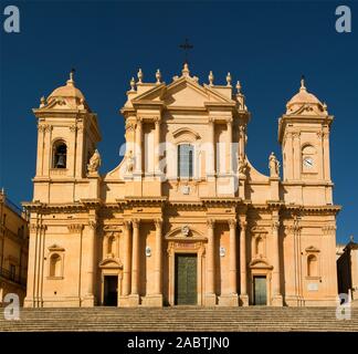 Italien, Sizilien, Noto, Katholische Kirche des Hl. Franziskus von Assisi (San Francesco d'Assisi Immacolata), 1704-1745 Stockfoto