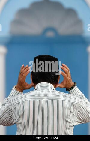 Muslimische am Freitag das Gebet (Salat). Kufi hat. Stockfoto