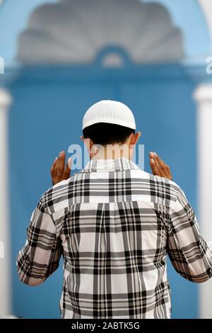 Muslimische am Freitag das Gebet (Salat). Kufi hat. Stockfoto