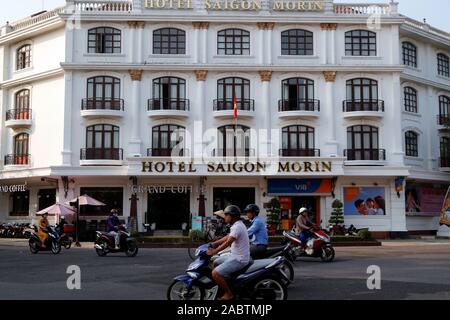 Das Hotel Saigon Morin in 1901 gebaut. Französischer Kolonialarchitektur. Farbton. Vietnam. Stockfoto