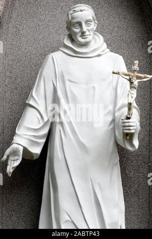 Zisterzienserabtei. Unsere Liebe Frau von meinem Ca. Der hl. Benedikt Menni. Statue. Vietnam. Stockfoto