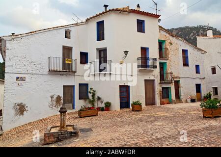 Ain ein Bergdorf im Parque Natural Serra d'Espada in der Provinz Castellon, Spanien Stockfoto