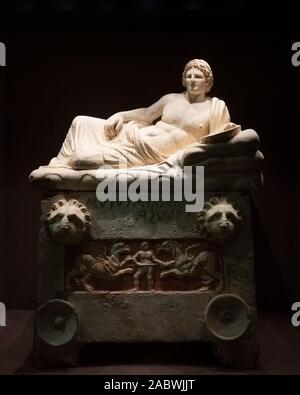 Perugia. Italien. Etruskische cinerary Urne aus der Cai Cutu Grab, Museo Archeologico Nazionale dell'Umbria (MANU - Nationale Archäologische Museum von Umbria Stockfoto