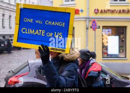 RIGA, Lettland. 29 Nov, 2019. 4. Global Klima Streik und Schwarzer Freitag Protest in Riga, Lettland. Credit: gints Ivuskans/Alamy leben Nachrichten Stockfoto