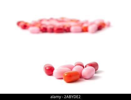 Essen-Sammlung - Farbe Candy auf weißem Hintergrund mit weichen Schatten Stockfoto