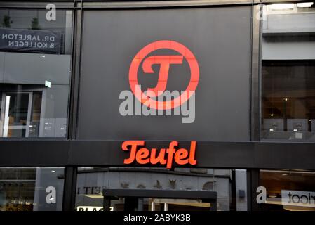 22 November 2019, Nordrhein-Westfalen, Köln: Logo Schriftzug in einer Filiale von Lautsprecher Teufel Foto: Horst Galuschka/dpa/Horst Galuschka dpa Stockfoto