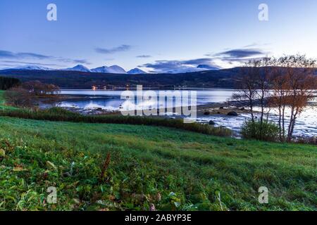 Norwegischen Fjord Querformat irgendwo zwischen Tromso und Narvik Stockfoto