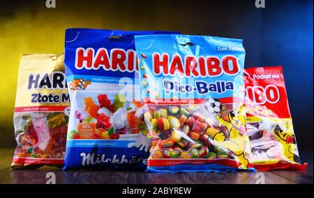 POZNAN, POL - Mar 22, 2019: Pakete von Gummibärchen Süßigkeiten von Haribo Süßwaren, einem deutschen Unternehmen, das 1920 von Johannes "Hans Riegel, S gegründet, produziert Stockfoto