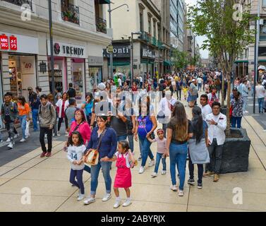 Menschen, Einkaufsstraße Av Francisco I. Madero, Mexiko Stadt, Mexiko Stockfoto