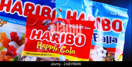 POZNAN, POL - Mar 22, 2019: Pakete von Gummibärchen Süßigkeiten von Haribo Süßwaren, einem deutschen Unternehmen, das 1920 von Johannes "Hans Riegel, S gegründet, produziert Stockfoto