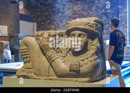 Steinskulptur Chac Mool, Nationalmuseum 'Museo Nacional de Antropologia", Mexiko Stadt, Mexiko Stockfoto