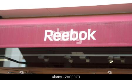 Palma de Mallorca, Spanien - 23. September 2017: Reebok Store anmelden. Reebok ist eine US-amerikanische Sport Marke Stockfoto
