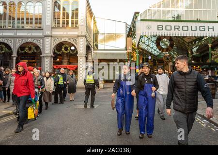 Borough Market, London, UK. 29 Nov, 2019. Szenen um Borough Markt, Southwark, da das Gebiet nach der mutmaßlichen Terroranschlag auf in der Nähe der London Bridge evakuiert. Penelope Barritt/Alamy leben Nachrichten Stockfoto
