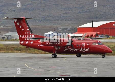 Klimawandel - DER GRÖNLÄNDISCHEN KANGERLUSSUAQ (SONDRE STROMFJORD) FLUGHAFEN WAHRSCHEINLICH ZU SCHLIESSEN INNERHALB VON FÜNF JAHREN DURCH PERMAFROST unter der Start- und Landebahn auftauen. Stockfoto