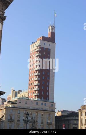 Liktorenturm im Turiner Skyline gesehen Stockfoto