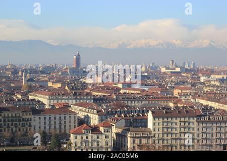 Liktorenturm im Turiner Skyline gesehen Stockfoto